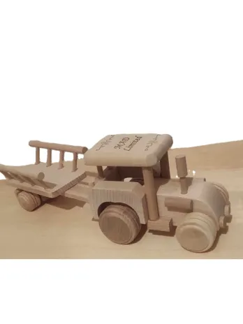 Drevený traktor s vlečkou